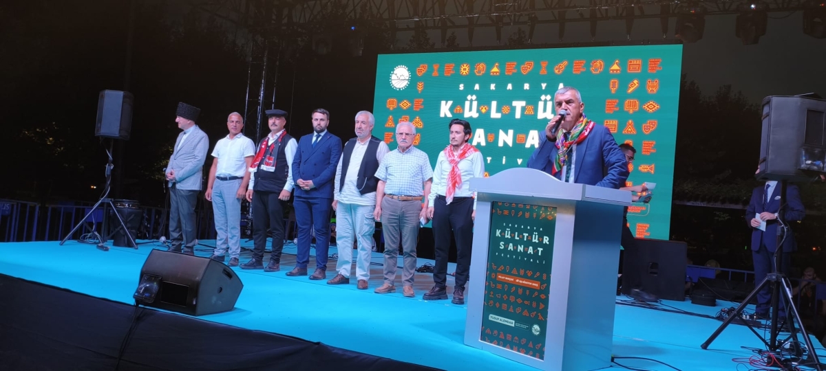 Sakarya'nın kültürel mirasını ve sanatsal zenginliğini ön plana çıkaran 2. Kültür Sanat Festivali, Sakarya Büyükşehir Belediyesi'nin ev sahipliğinde Millet Bahçesi'nde büyük bir coşkuyla başladı. 18-29 Ağustos tarihleri arası