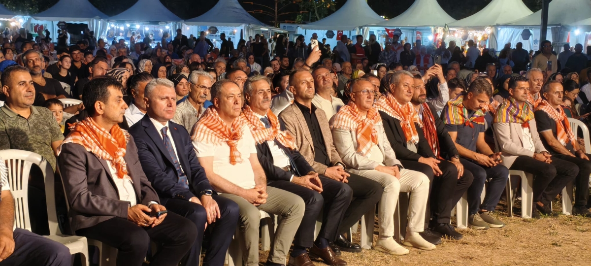 Sakarya'nın kültürel mirasını ve sanatsal zenginliğini ön plana çıkaran 2. Kültür Sanat Festivali, Sakarya Büyükşehir Belediyesi'nin ev sahipliğinde Millet Bahçesi'nde büyük bir coşkuyla başladı. 18-29 Ağustos tarihleri arası
