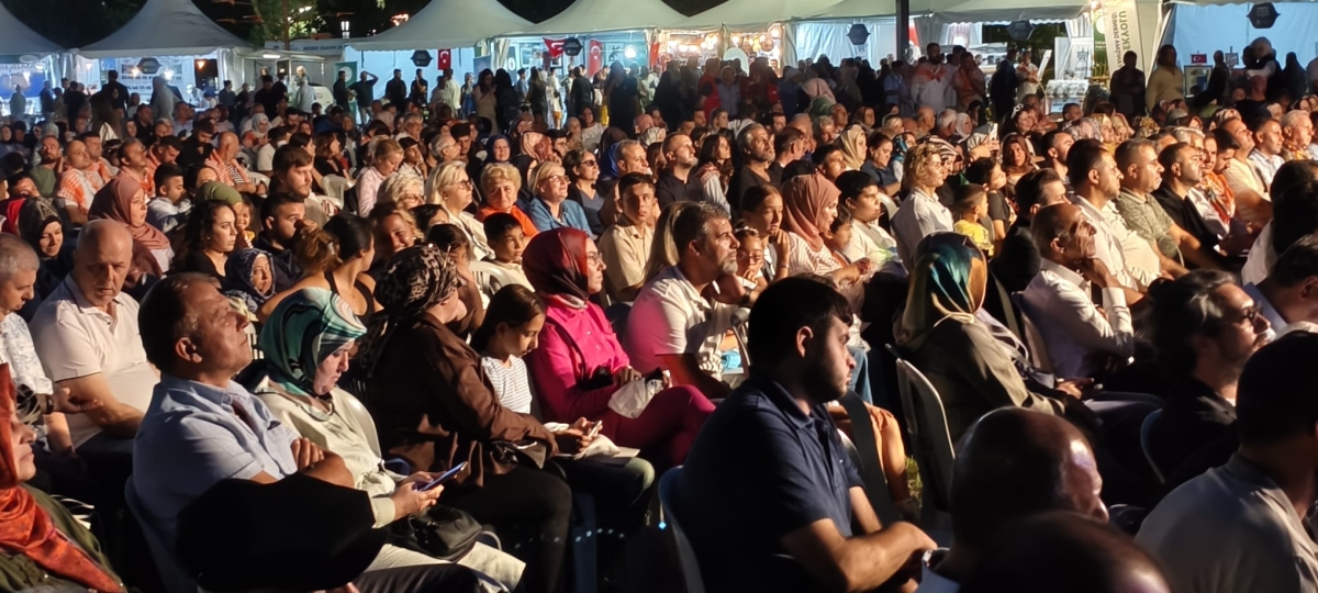 Sakarya'nın kültürel mirasını ve sanatsal zenginliğini ön plana çıkaran 2. Kültür Sanat Festivali, Sakarya Büyükşehir Belediyesi'nin ev sahipliğinde Millet Bahçesi'nde büyük bir coşkuyla başladı. 18-29 Ağustos tarihleri arası