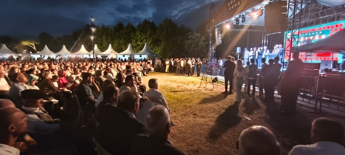 Sakarya'nın kültürel mirasını ve sanatsal zenginliğini ön plana çıkaran 2. Kültür Sanat Festivali, Sakarya Büyükşehir Belediyesi'nin ev sahipliğinde Millet Bahçesi'nde büyük bir coşkuyla başladı. 18-29 Ağustos tarihleri arası