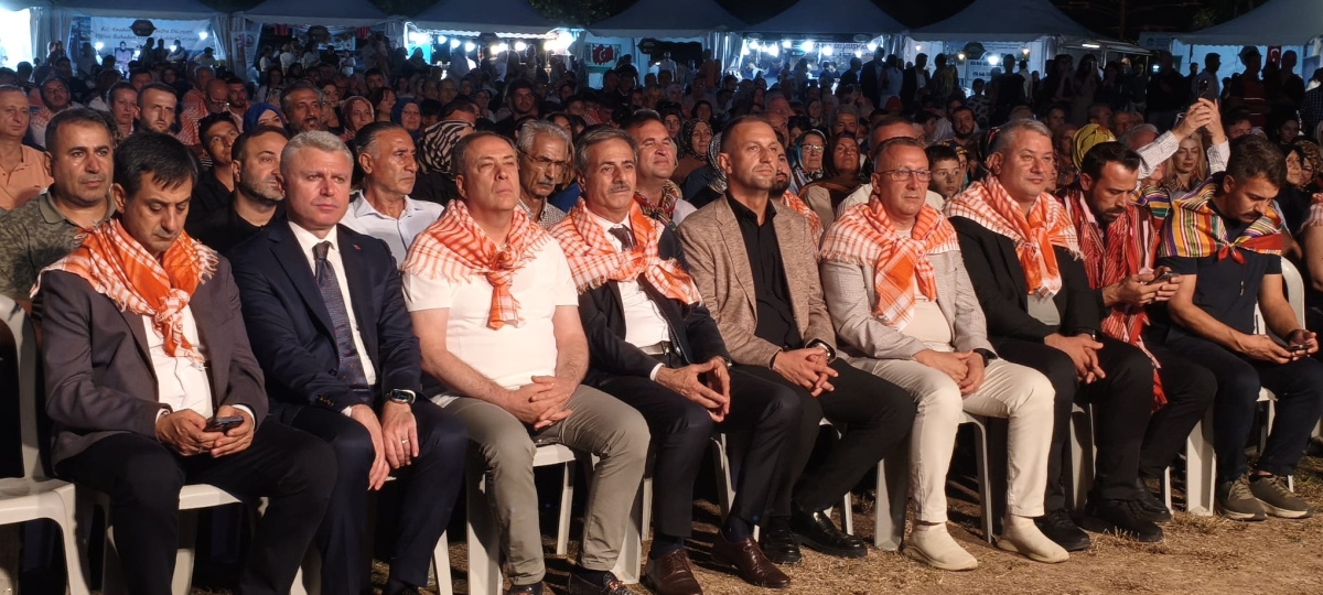 Sakarya'nın kültürel mirasını ve sanatsal zenginliğini ön plana çıkaran 2. Kültür Sanat Festivali, Sakarya Büyükşehir Belediyesi'nin ev sahipliğinde Millet Bahçesi'nde büyük bir coşkuyla başladı. 18-29 Ağustos tarihleri arası