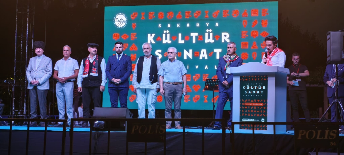 Sakarya'nın kültürel mirasını ve sanatsal zenginliğini ön plana çıkaran 2. Kültür Sanat Festivali, Sakarya Büyükşehir Belediyesi'nin ev sahipliğinde Millet Bahçesi'nde büyük bir coşkuyla başladı. 18-29 Ağustos tarihleri arası