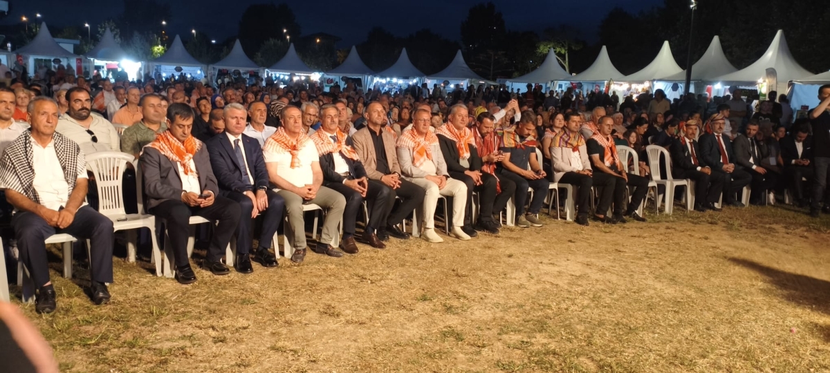 Sakarya'nın kültürel mirasını ve sanatsal zenginliğini ön plana çıkaran 2. Kültür Sanat Festivali, Sakarya Büyükşehir Belediyesi'nin ev sahipliğinde Millet Bahçesi'nde büyük bir coşkuyla başladı. 18-29 Ağustos tarihleri arası