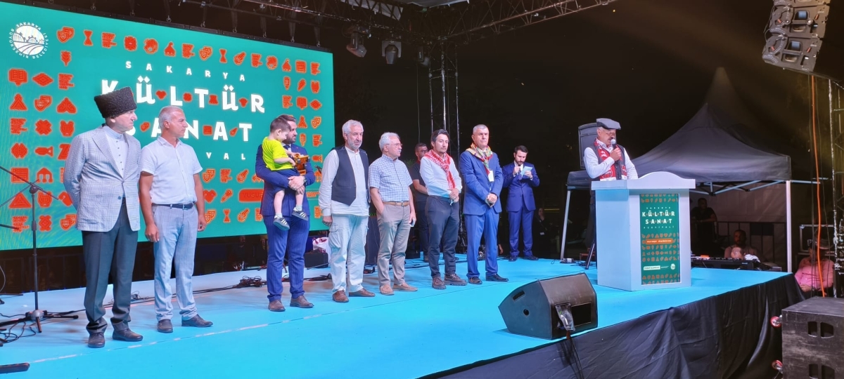 Sakarya'nın kültürel mirasını ve sanatsal zenginliğini ön plana çıkaran 2. Kültür Sanat Festivali, Sakarya Büyükşehir Belediyesi'nin ev sahipliğinde Millet Bahçesi'nde büyük bir coşkuyla başladı. 18-29 Ağustos tarihleri arası