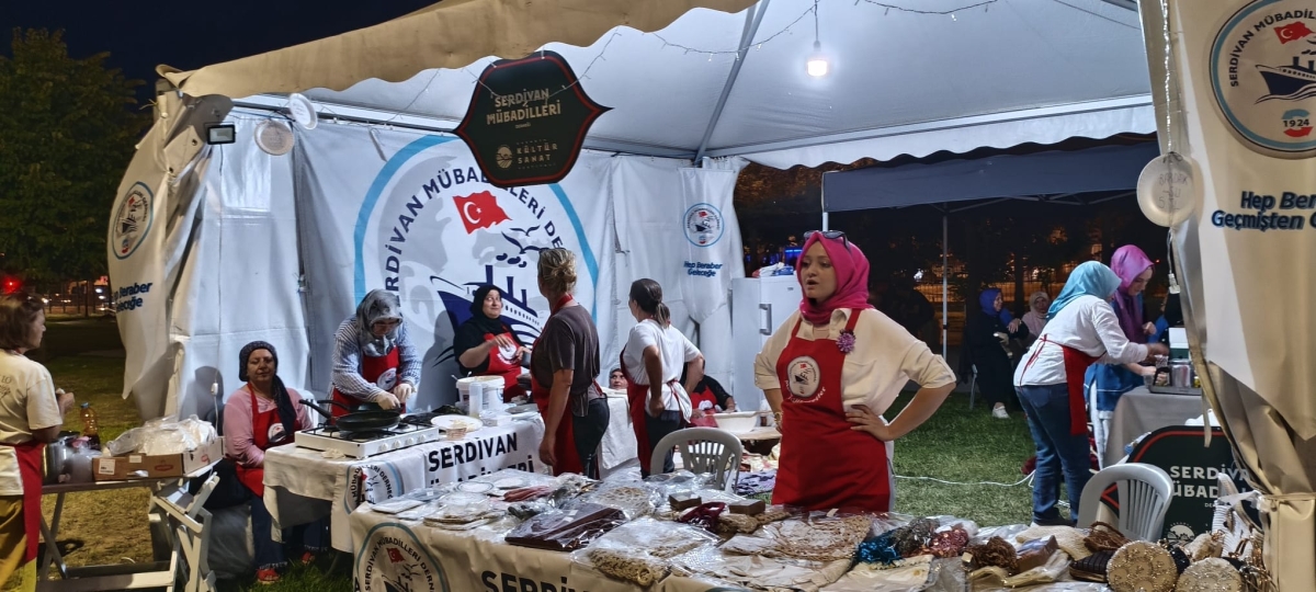 Sakarya'nın kültürel mirasını ve sanatsal zenginliğini ön plana çıkaran 2. Kültür Sanat Festivali, Sakarya Büyükşehir Belediyesi'nin ev sahipliğinde Millet Bahçesi'nde büyük bir coşkuyla başladı. 18-29 Ağustos tarihleri arası