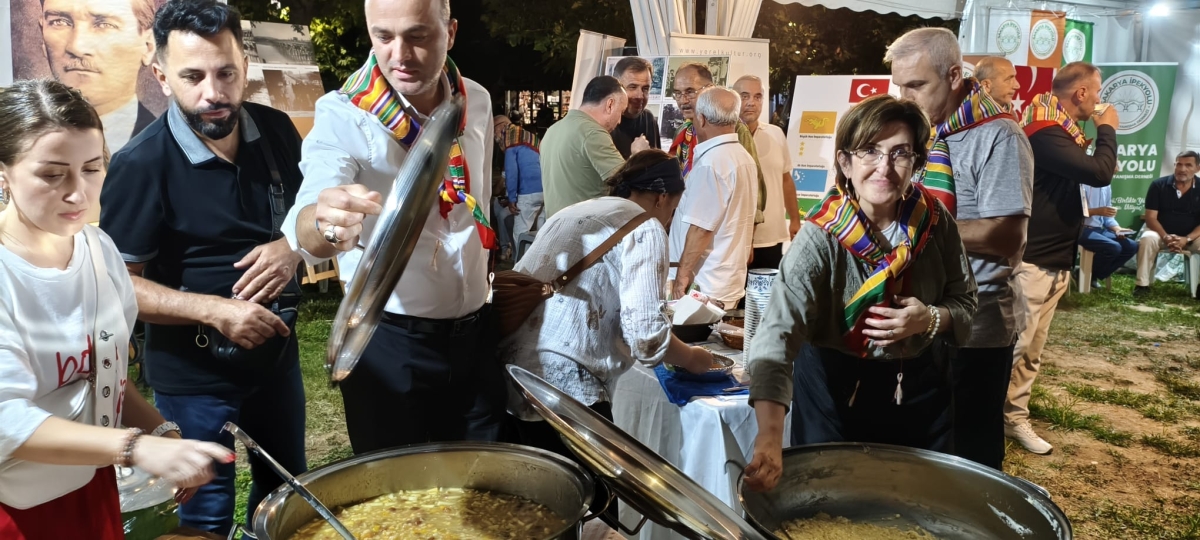 Sakarya'nın kültürel mirasını ve sanatsal zenginliğini ön plana çıkaran 2. Kültür Sanat Festivali, Sakarya Büyükşehir Belediyesi'nin ev sahipliğinde Millet Bahçesi'nde büyük bir coşkuyla başladı. 18-29 Ağustos tarihleri arası
