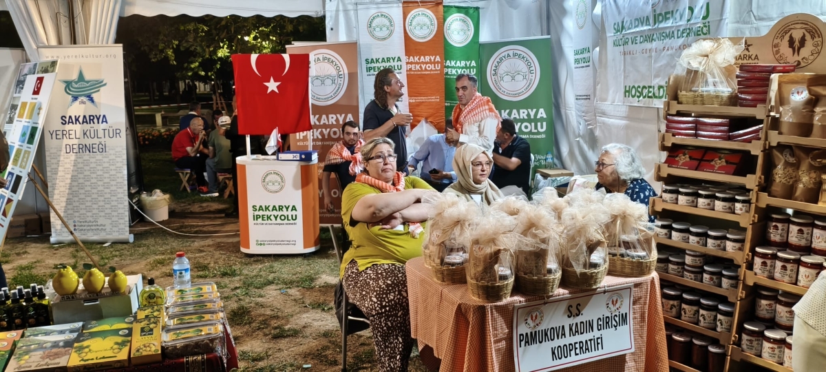 Sakarya'nın kültürel mirasını ve sanatsal zenginliğini ön plana çıkaran 2. Kültür Sanat Festivali, Sakarya Büyükşehir Belediyesi'nin ev sahipliğinde Millet Bahçesi'nde büyük bir coşkuyla başladı. 18-29 Ağustos tarihleri arası