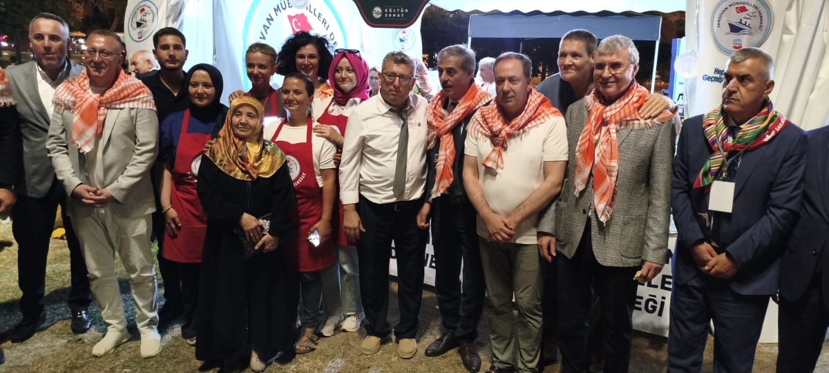 Sakarya'nın kültürel mirasını ve sanatsal zenginliğini ön plana çıkaran 2. Kültür Sanat Festivali, Sakarya Büyükşehir Belediyesi'nin ev sahipliğinde Millet Bahçesi'nde büyük bir coşkuyla başladı. 18-29 Ağustos tarihleri arası