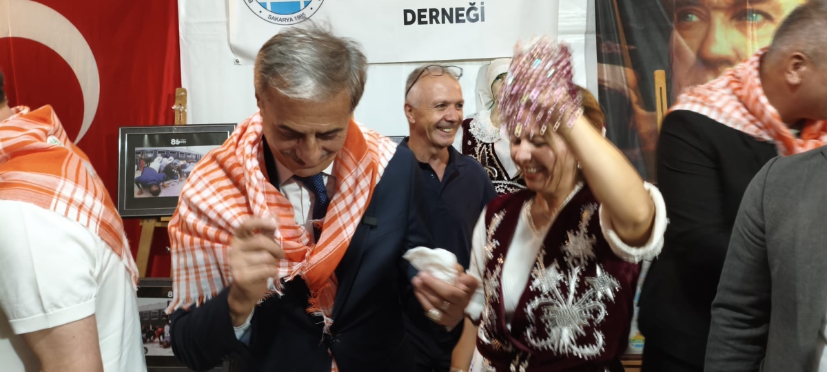 Sakarya'nın kültürel mirasını ve sanatsal zenginliğini ön plana çıkaran 2. Kültür Sanat Festivali, Sakarya Büyükşehir Belediyesi'nin ev sahipliğinde Millet Bahçesi'nde büyük bir coşkuyla başladı. 18-29 Ağustos tarihleri arası