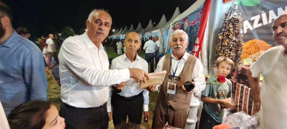 Sakarya'nın kültürel mirasını ve sanatsal zenginliğini ön plana çıkaran 2. Kültür Sanat Festivali, Sakarya Büyükşehir Belediyesi'nin ev sahipliğinde Millet Bahçesi'nde büyük bir coşkuyla başladı. 18-29 Ağustos tarihleri arası