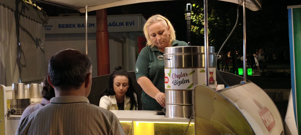 Sakarya'nın kültürel mirasını ve sanatsal zenginliğini ön plana çıkaran 2. Kültür Sanat Festivali, Sakarya Büyükşehir Belediyesi'nin ev sahipliğinde Millet Bahçesi'nde büyük bir coşkuyla başladı. 18-29 Ağustos tarihleri arası