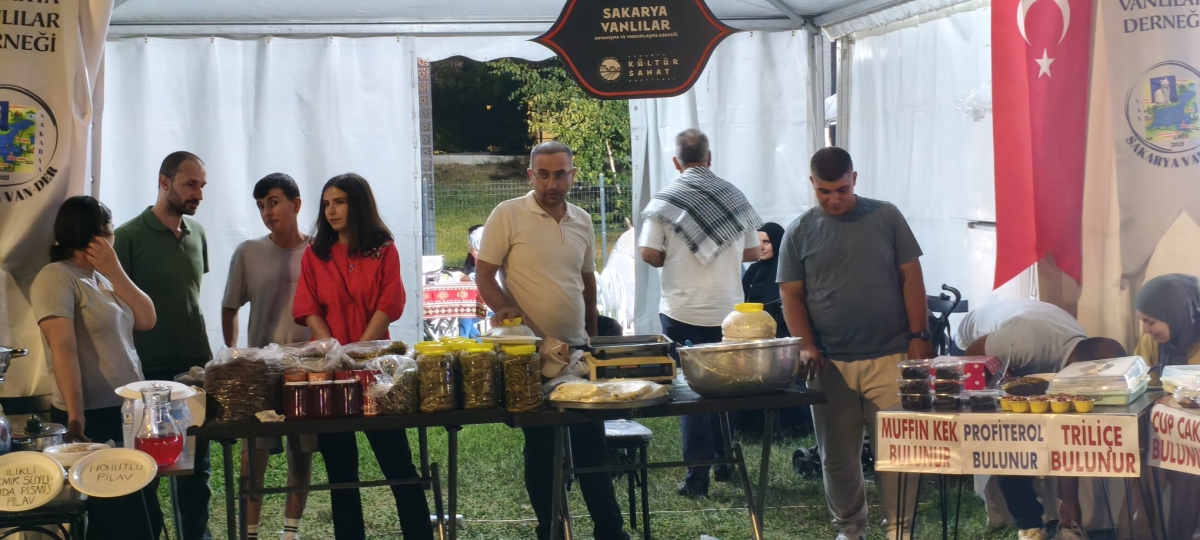 Sakarya'nın kültürel mirasını ve sanatsal zenginliğini ön plana çıkaran 2. Kültür Sanat Festivali, Sakarya Büyükşehir Belediyesi'nin ev sahipliğinde Millet Bahçesi'nde büyük bir coşkuyla başladı. 18-29 Ağustos tarihleri arası