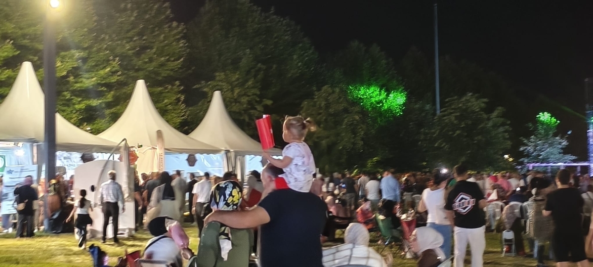 Sakarya'nın kültürel mirasını ve sanatsal zenginliğini ön plana çıkaran 2. Kültür Sanat Festivali, Sakarya Büyükşehir Belediyesi'nin ev sahipliğinde Millet Bahçesi'nde büyük bir coşkuyla başladı. 18-29 Ağustos tarihleri arası