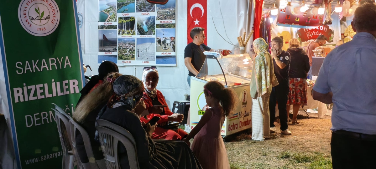 Sakarya'nın kültürel mirasını ve sanatsal zenginliğini ön plana çıkaran 2. Kültür Sanat Festivali, Sakarya Büyükşehir Belediyesi'nin ev sahipliğinde Millet Bahçesi'nde büyük bir coşkuyla başladı. 18-29 Ağustos tarihleri arası
