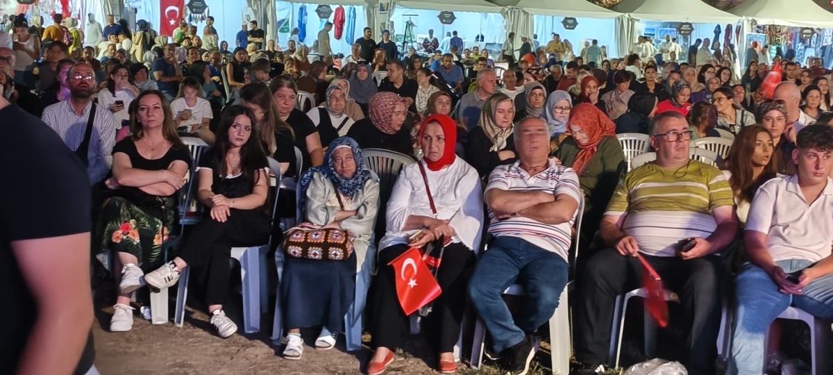 Sakarya'nın kültürel mirasını ve sanatsal zenginliğini ön plana çıkaran 2. Kültür Sanat Festivali, Sakarya Büyükşehir Belediyesi'nin ev sahipliğinde Millet Bahçesi'nde büyük bir coşkuyla başladı. 18-29 Ağustos tarihleri arası