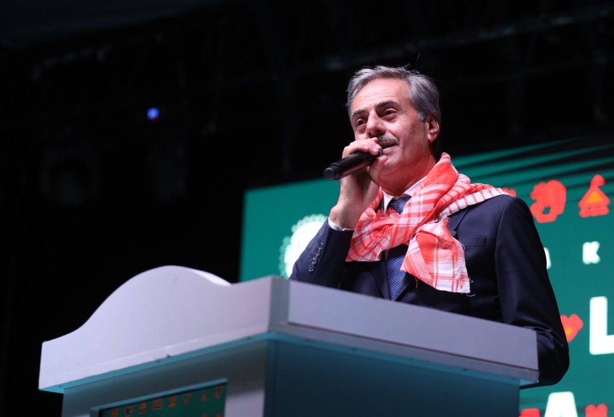 Sakarya'nın kültürel mirasını ve sanatsal zenginliğini ön plana çıkaran 2. Kültür Sanat Festivali, Sakarya Büyükşehir Belediyesi'nin ev sahipliğinde Millet Bahçesi'nde büyük bir coşkuyla başladı. 18-29 Ağustos tarihleri arası