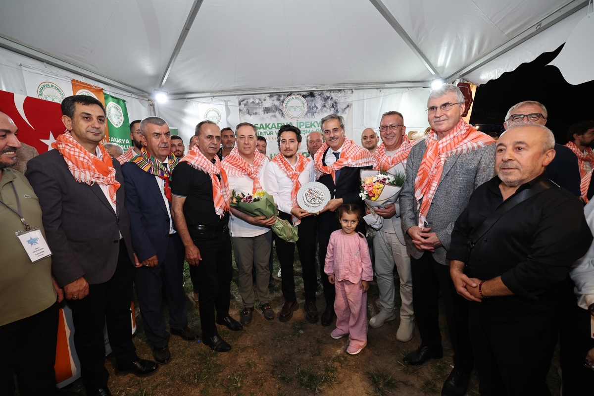 Sakarya'nın kültürel mirasını ve sanatsal zenginliğini ön plana çıkaran 2. Kültür Sanat Festivali, Sakarya Büyükşehir Belediyesi'nin ev sahipliğinde Millet Bahçesi'nde büyük bir coşkuyla başladı. 18-29 Ağustos tarihleri arası
