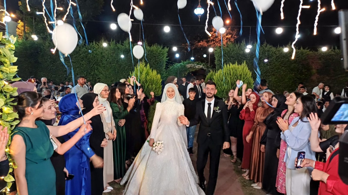 Kevser Tekintangaç & Yusuf Berke çiftinin unutulmaz düğün töreni; protokolden yoğun ilgi