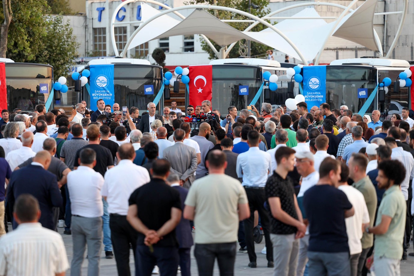 Başkan Yusuf Alemdar 23 otobüsle şehir ulaşımında yeni bir milat: “Sakarya’mıza hayırlı olsun”
