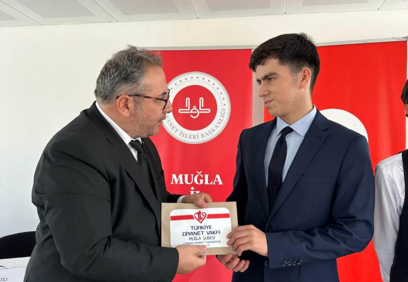 T.C. Diyanet İşleri Başkanlığı tarafından düzenlenen “2024 Yılı Türkiye Geneli Kur’an Kursları Arası Hafızlık Yarışmasında”  Hafız Yusuf Özel Ege Bölge Birincisi oldu.