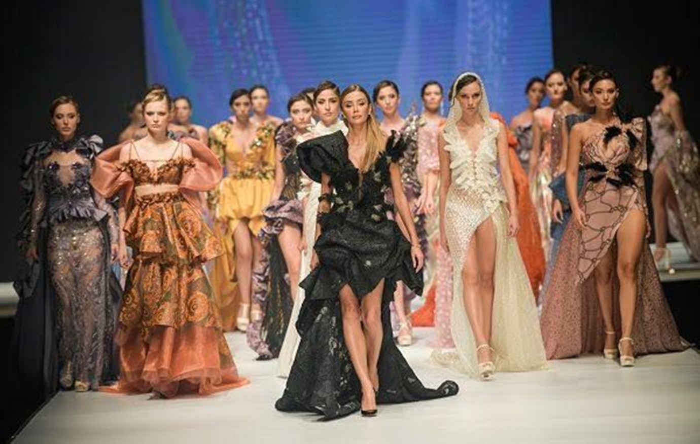 TÜRKİYE’NİN EN BÜYÜK MODA HAFTASI BAŞLIYOR