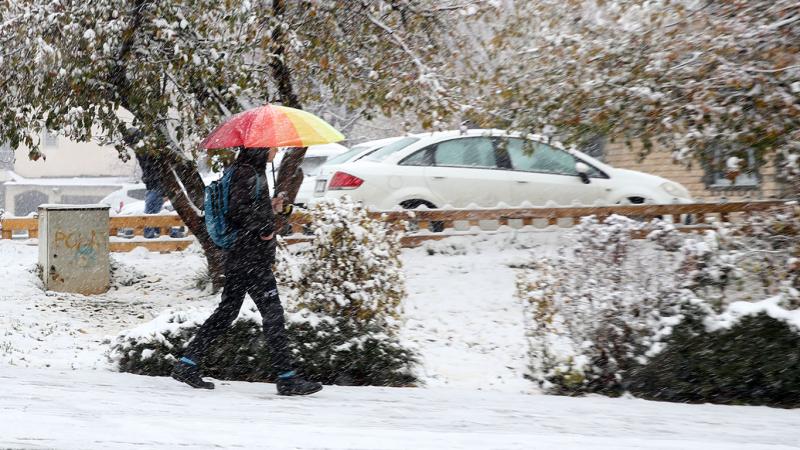 Meteoroloji Genel Müdürlüğü, 3 il için sarı kodlu uyarı yaptı. Trabzon'un doğusu, Rize ve Artvin'de kuvvetli yağmur, yüksek kesimlerde yoğun kar yağışı bekleniyor. İşte detaylar...