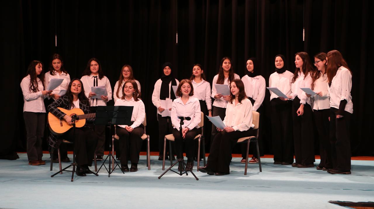 Özel Bireyler ve Lise Öğrencileri Sanatın Birleştirici Gücünde Buluştu