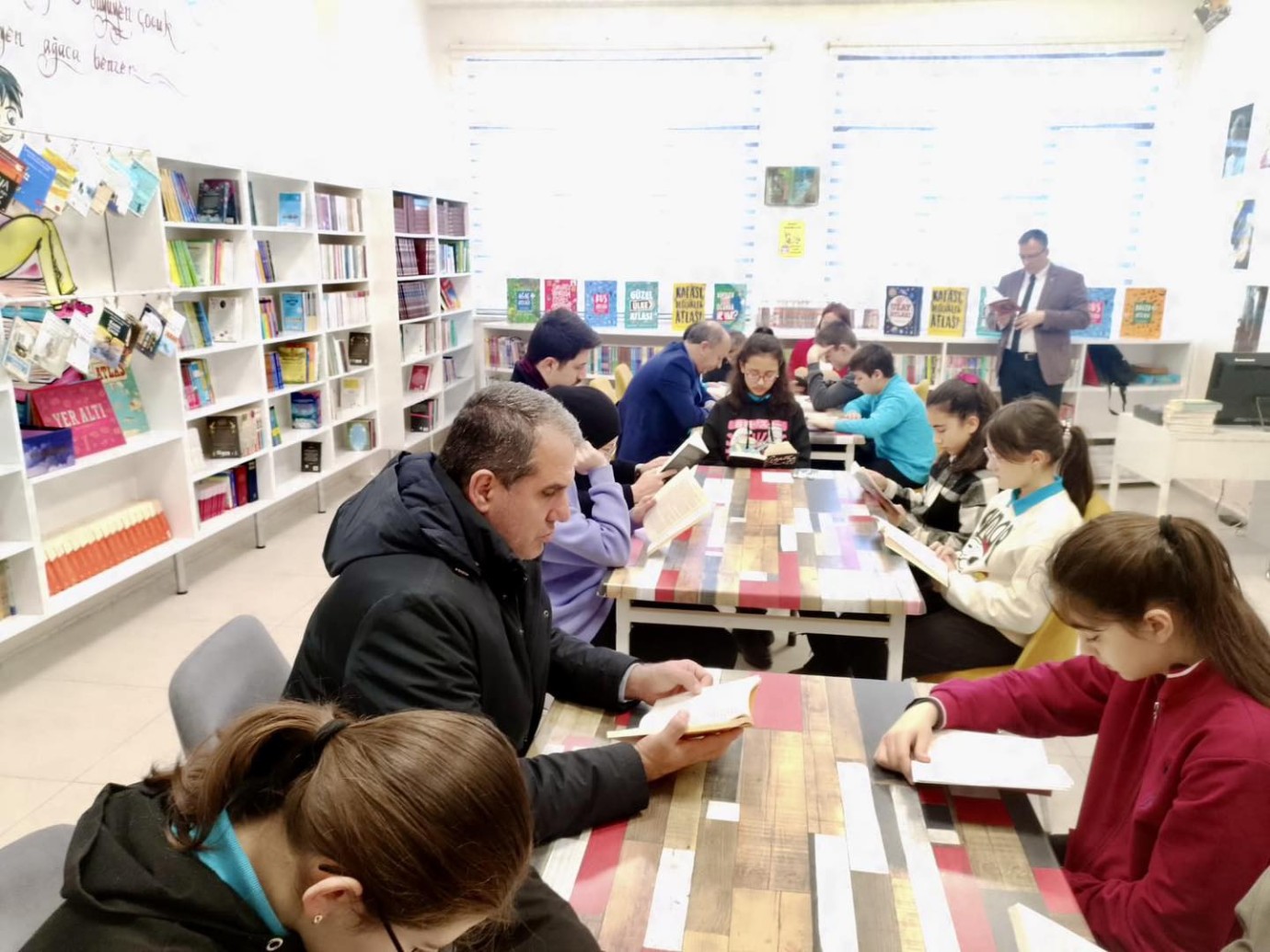 Pazaryeri Kaymakamı'ndan Öğrencilere Kitap Okuma Etkinliği