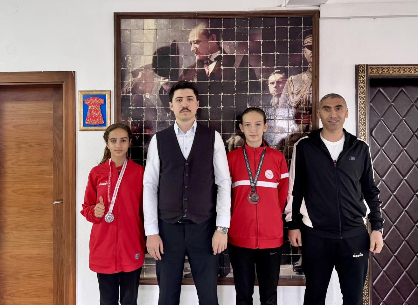 Pazaryeri Kaymakamı Kahraman'dan Başarılı Sporculara Tebrik