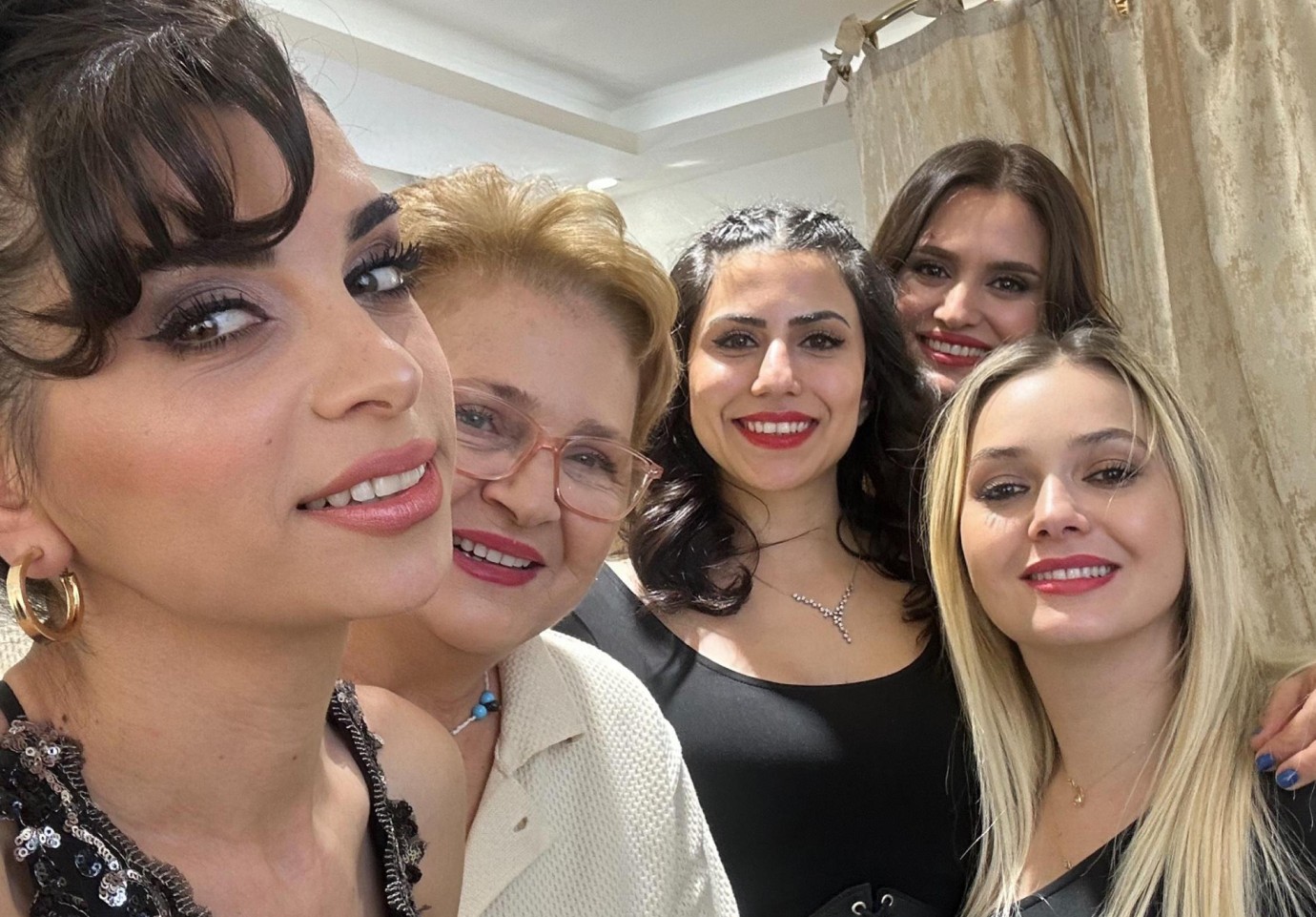 Mor Narpın ve Pina Wedding'den İş Birliği: Gelinlik Sanatına Yeni Bir Soluk