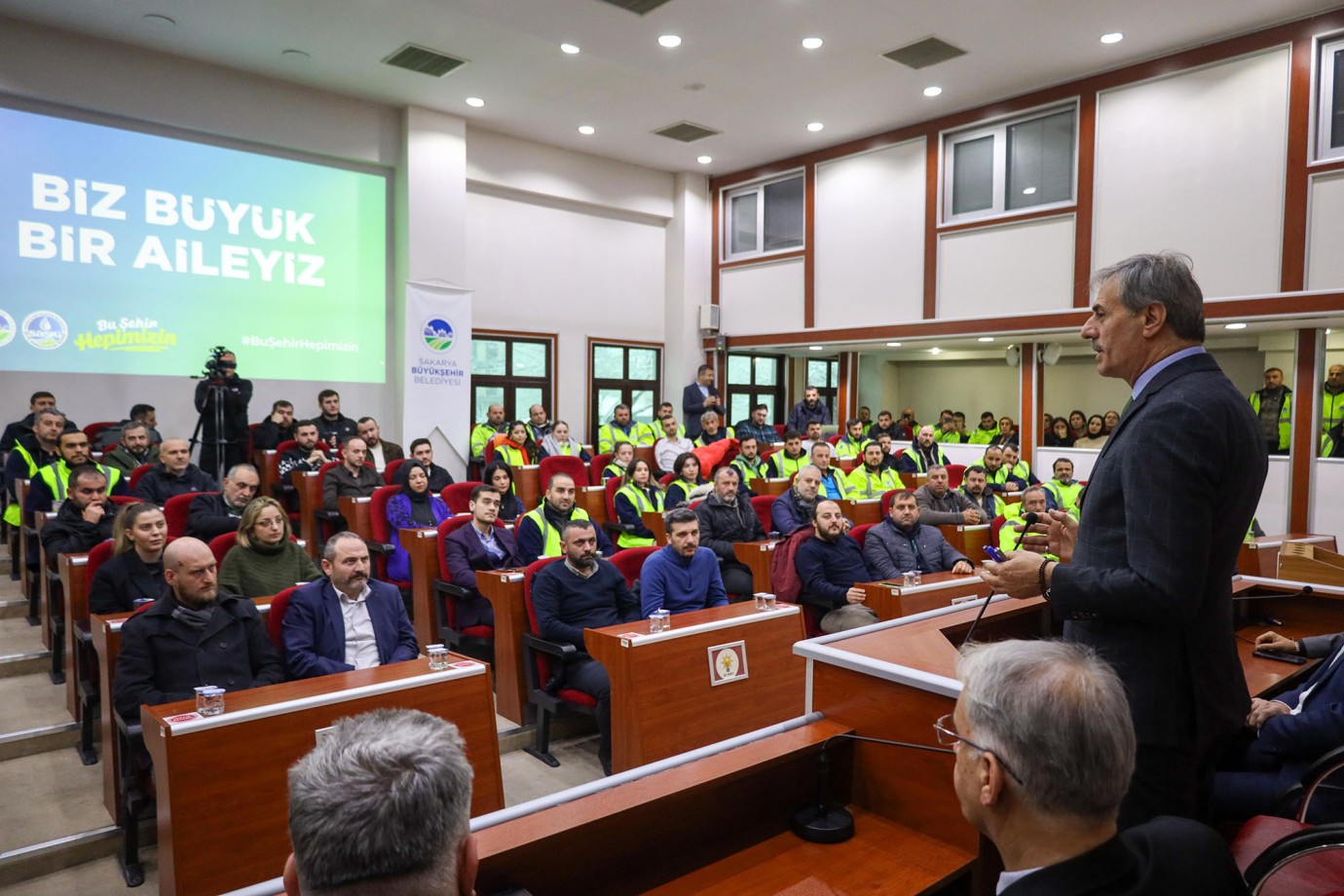 Sakarya Büyükşehir ve SASKİ Çalışanları İçin Yeni Dönem: Maaşlar Arttı, Çalışma Süresi Azaldı