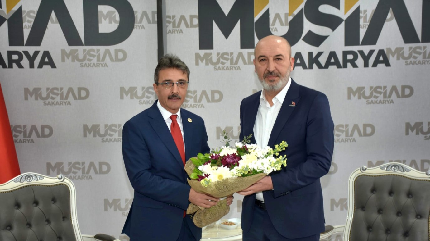 Erenler Belediye Başkanı Şenol Dinç'ten MÜSİAD Sakarya'ya Ziyaret