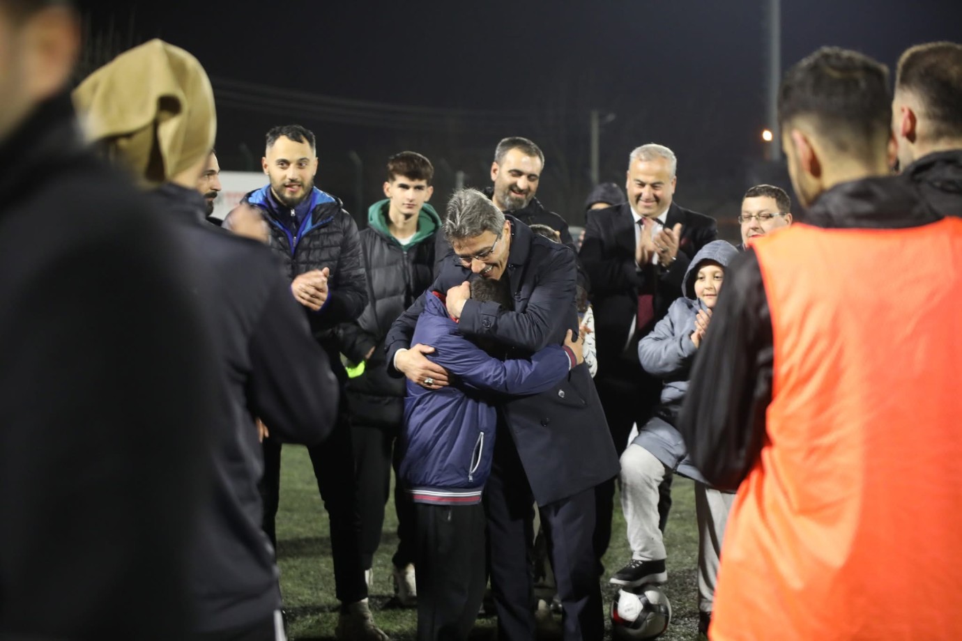 Erenler Belediye Başkanı Şenol Dinç'ten Küpçüler-Yenimahallespor'a Ziyaret ve Destek Sözü