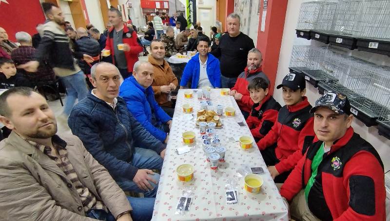 Sakarya'da Kuşseverler İftar Sofrasında Buluştu: Birlik ve Dayanışma Vurgusu