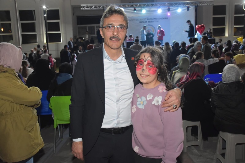 Erenler'de Ramazan Coşkusu Zirvede: Gönül Geceleri Vatandaşlardan Yoğun İlgi Görüyor
