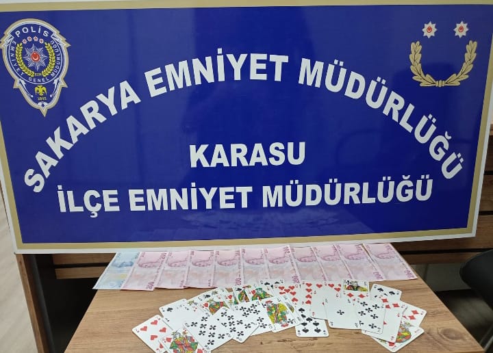 Sakarya'da Kumar Operasyonu: İki Kahvehane Mühürlendi, Dokuz Kişiye İşlem Yapıldı