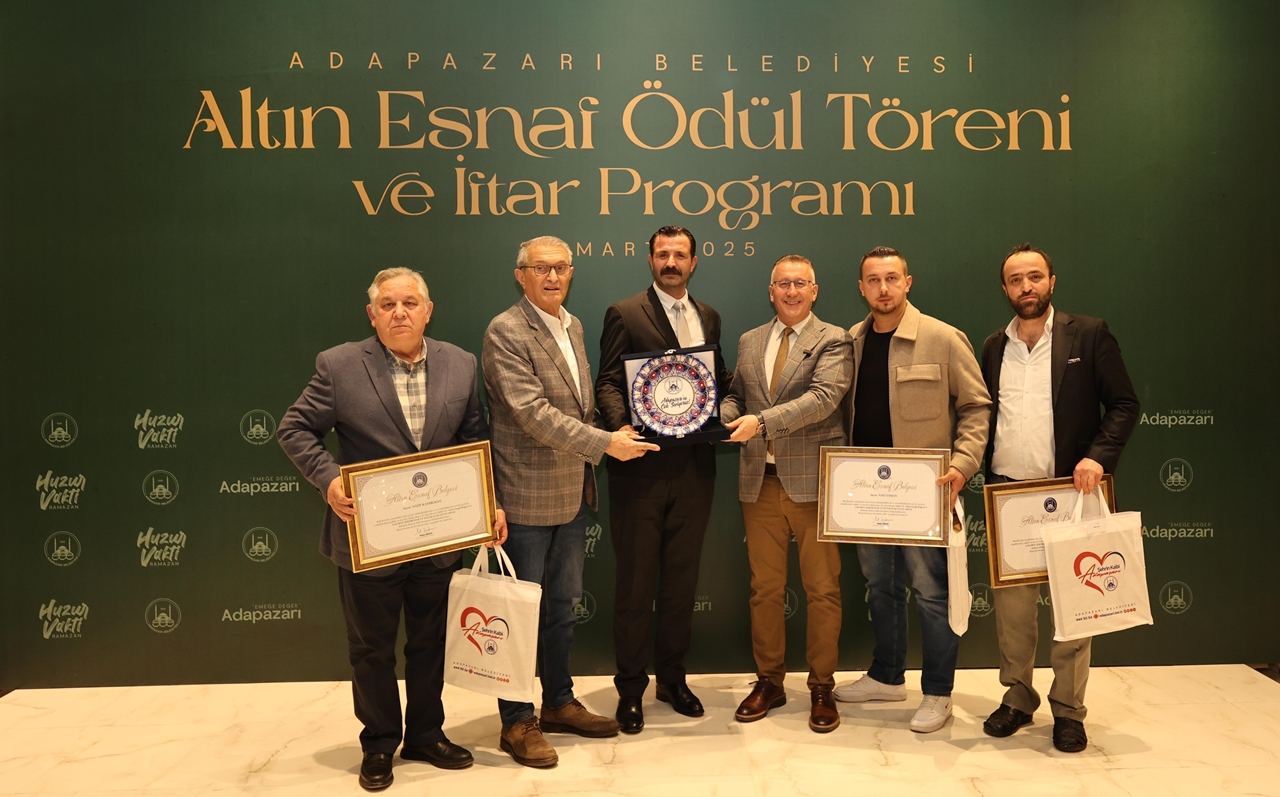 Adapazarı'nda Altın Esnaflar Ödüllendirildi: Başkan Işıksu'dan Esnafa Teşekkür