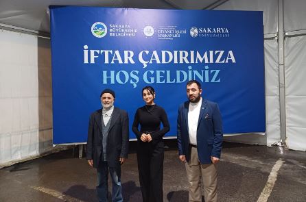 SAÜ Cami Külliyesi'nde Uluslararası Buluşma ile Bayram Coşkusu Yaşandı