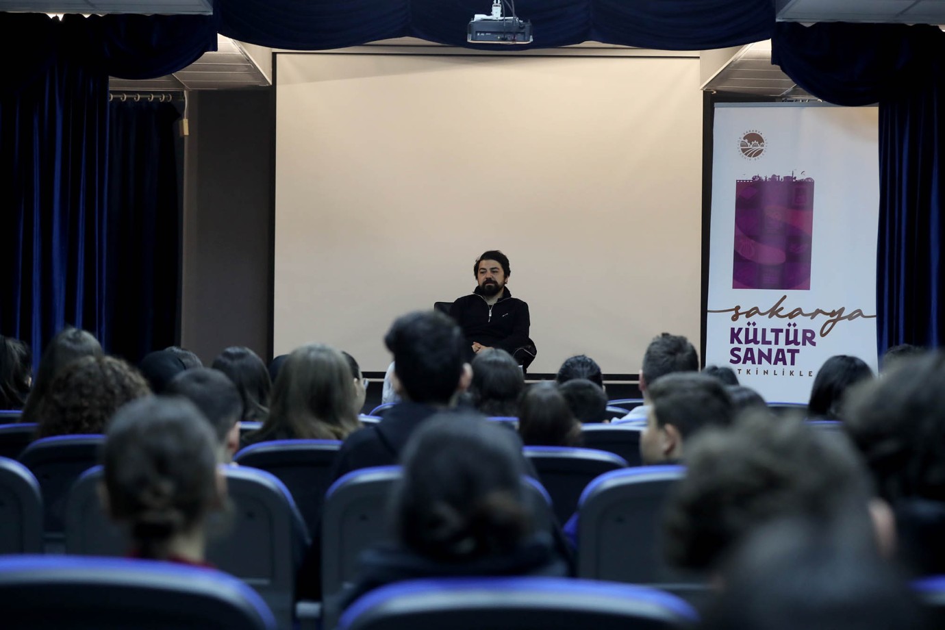 Yazar Kaan Murat Yanık Sakarya'da Gençlerle Buluştu: 