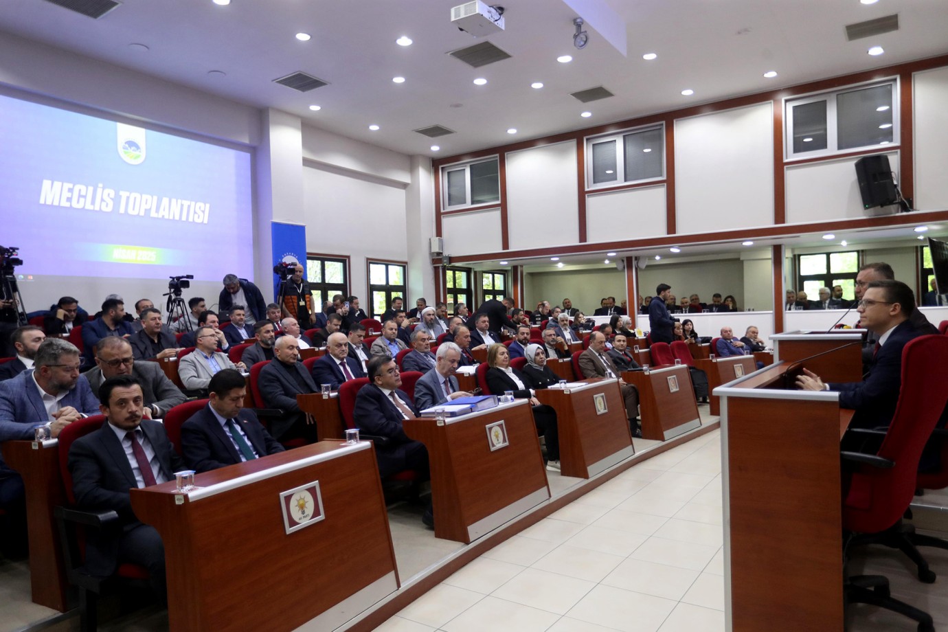 Sakarya Büyükşehir Meclisi'nden 'Tarihi Adımlar' Vurgusu: Bir Yılda Geleceğe Yönelik Projeler Hayata Geçiriliyor