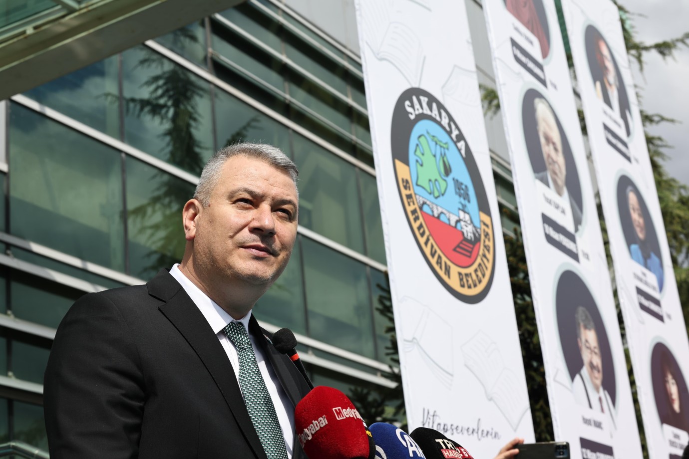 Serdivan Kitap Fuarı Rekor İlgi Gördü: 10 Günde 400 Bin Ziyaretçi