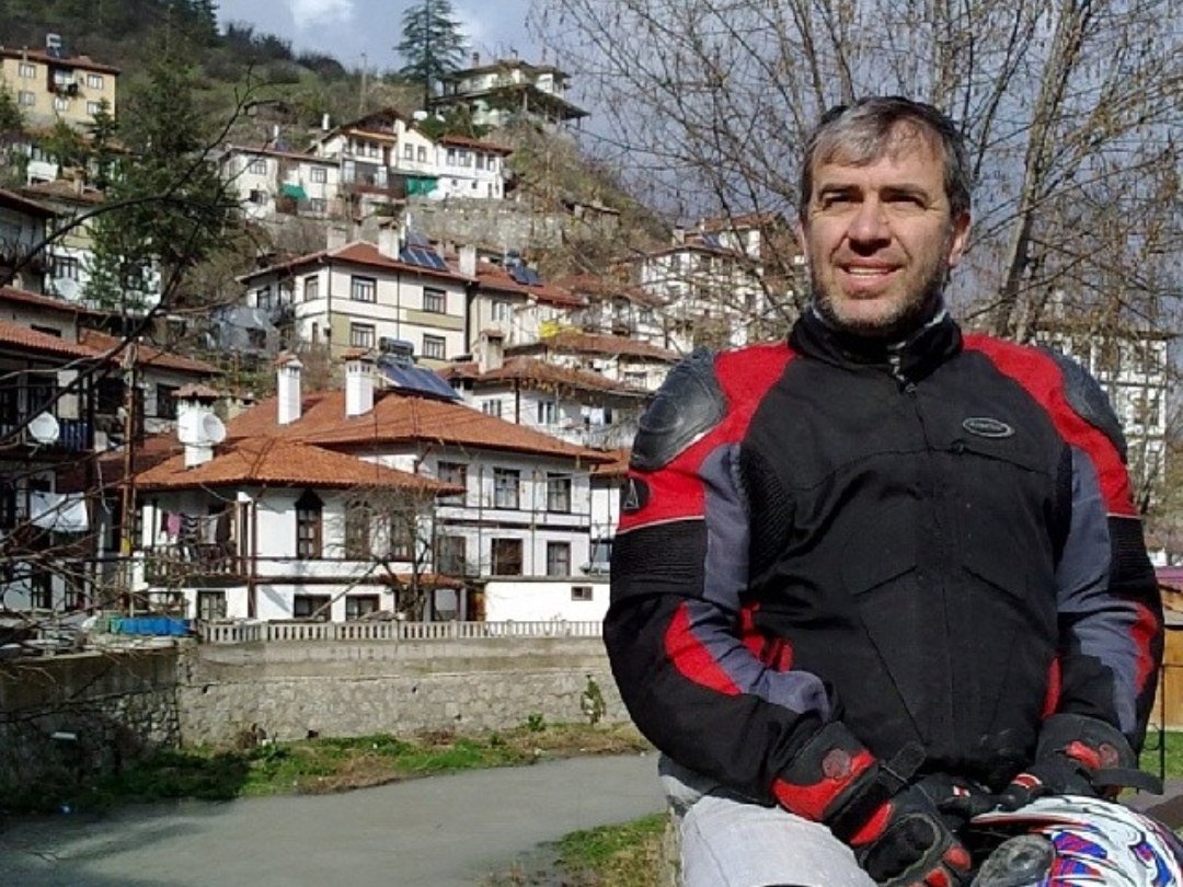 TEHLİKELİ SÜRÜŞE GEÇİT YOK! MOTOSİKLET GRUP SÜRÜŞLERİNDE HAYATİ KURALLAR MASAYA YATIRILDI!
