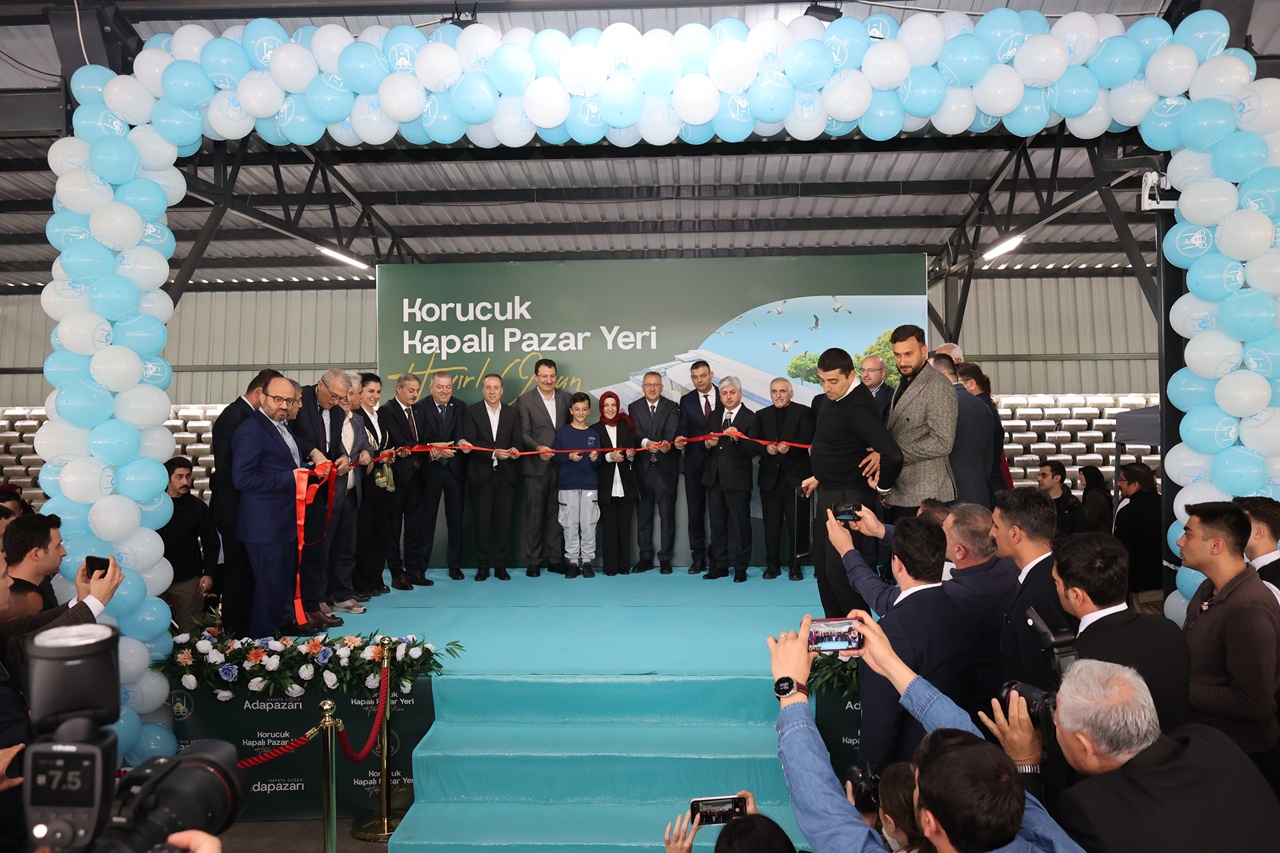Korucuk'ta Hizmet ve Neşe Bir Arada: Kapalı Pazar Yeri Coşkuyla Açıldı, Çocuklar Şenlendi