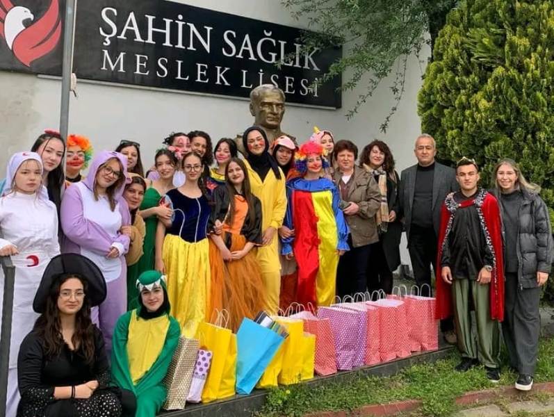Özel Şahin Sağlık Meslek Lisesi ve SASÇED'den Teketabanı'nda Unutulmaz 23 Nisan Şenliği!