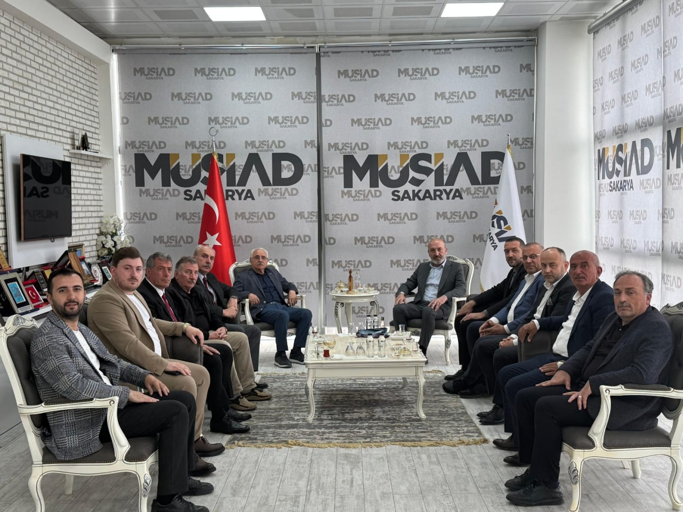 Sakarya Trabzonlular Derneği’nden MÜSİAD Sakarya’ya anlamlı ziyaret