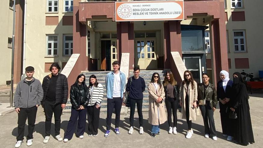 Kocaeli Sağlık ve Teknoloji Üniversitesi Öğrencilerinden Örnek Davranış: Gelecek Nesillere Çevre Bilinci Aşılıyorlar