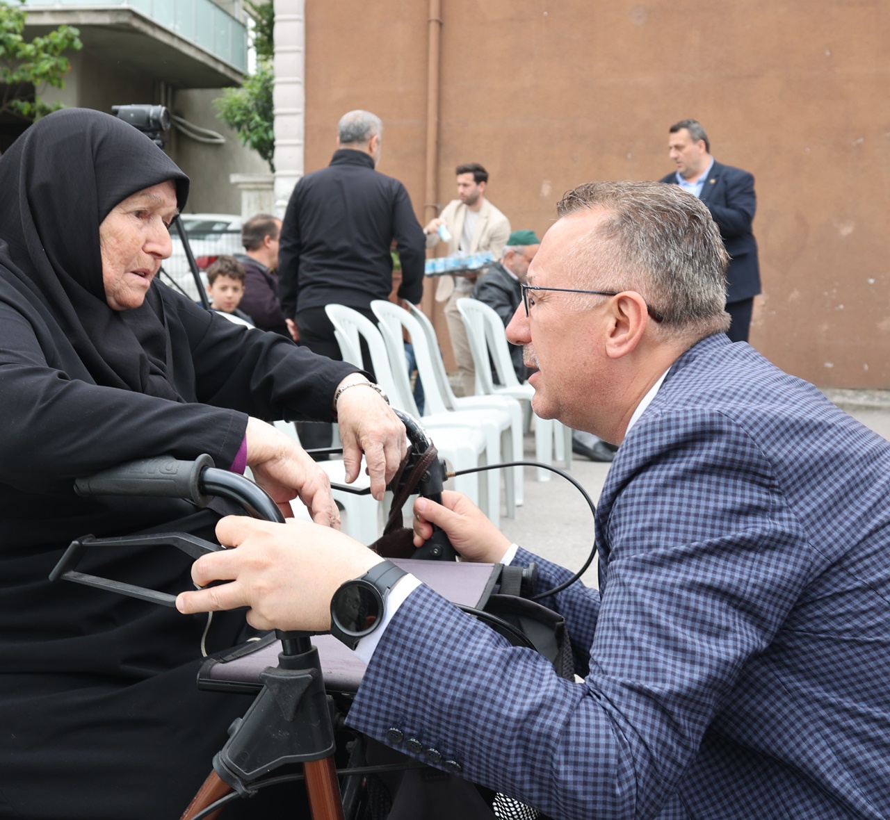 Başkan Işıksu'dan Yağcılar'a Çifte Müjde! 15 Sokak Güzelleşiyor, Yeni Sağlık Ocağı Geliyor!