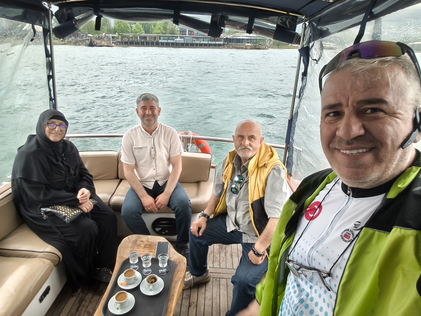S.S. Mavi Yol: Sapanca Gölü'nde Huzur ve Turizmin Kalbi