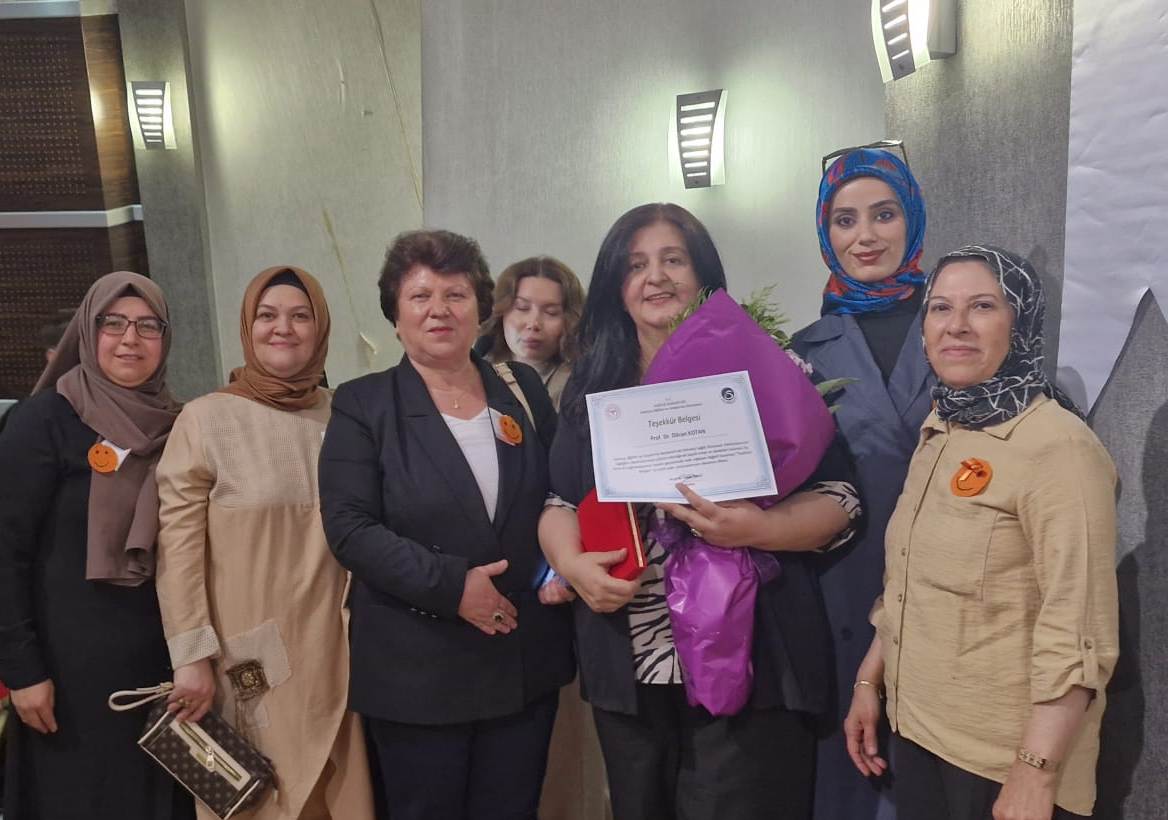 SASÇED Başkanı Çolak, Dünya MS Gününde Hastaların Yanında Oldu
