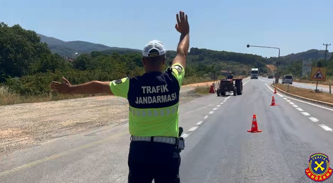 Sakarya'da Trafik Güvenliği Denetimleri Artırılıyor: Traktör Kazaları Mercek Altında